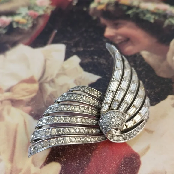 Art Deco Silver Women's Jewelry Brooch - Picture 12 of 16